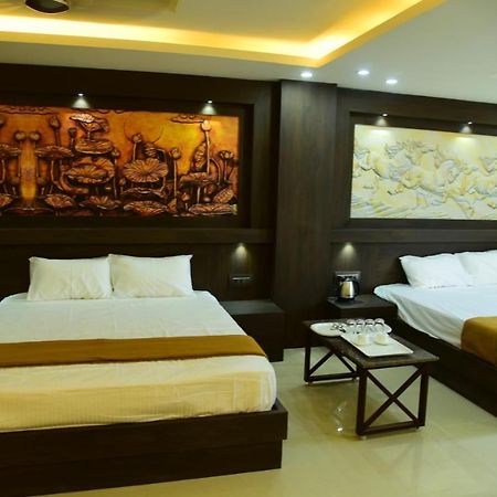 Hotel Vaishnavi Residency Tiptur Tarikere Exterior foto