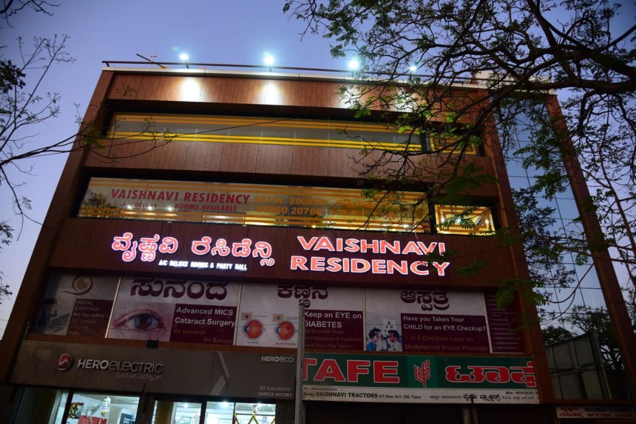 Hotel Vaishnavi Residency Tiptur Tarikere Exterior foto